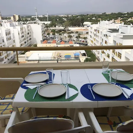 Center Apartment *